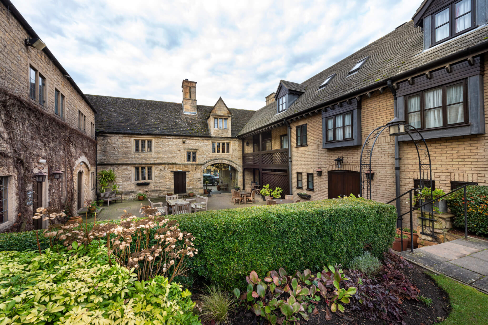 The Bell Inn Hotel Stilton Gardens and Courtyards scaled