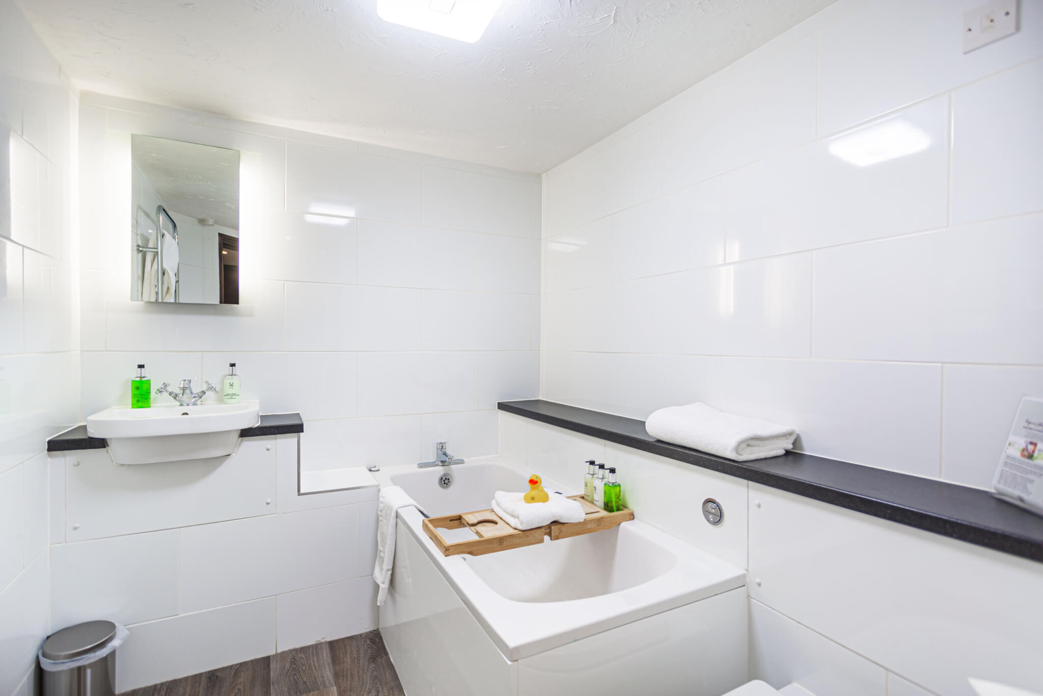 Bell Inn Hotel Stilton Deluxe Double Room Bathroom scaled